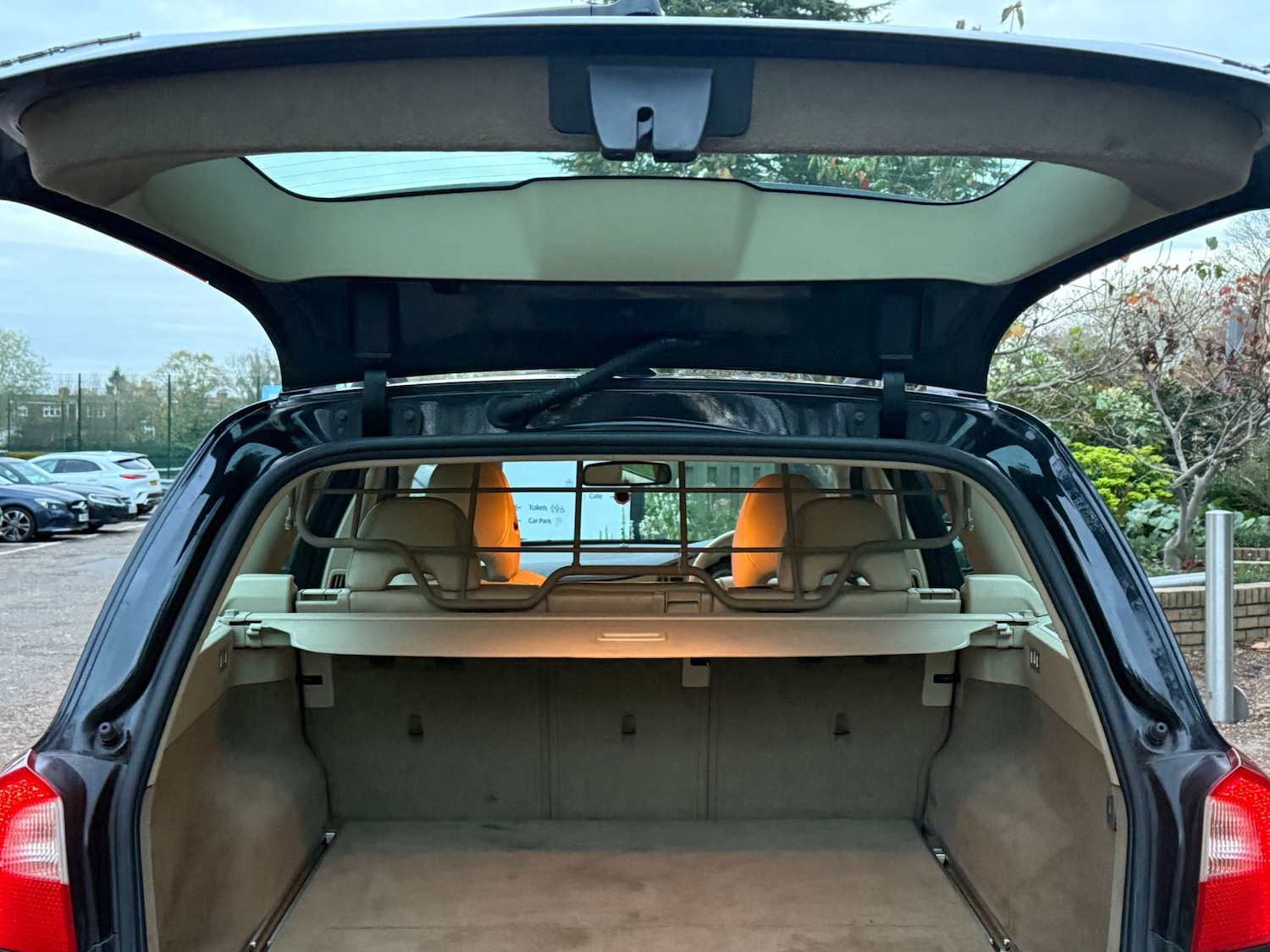 Used Volvo XC70 2009 for sale - 76569735: Photo 29