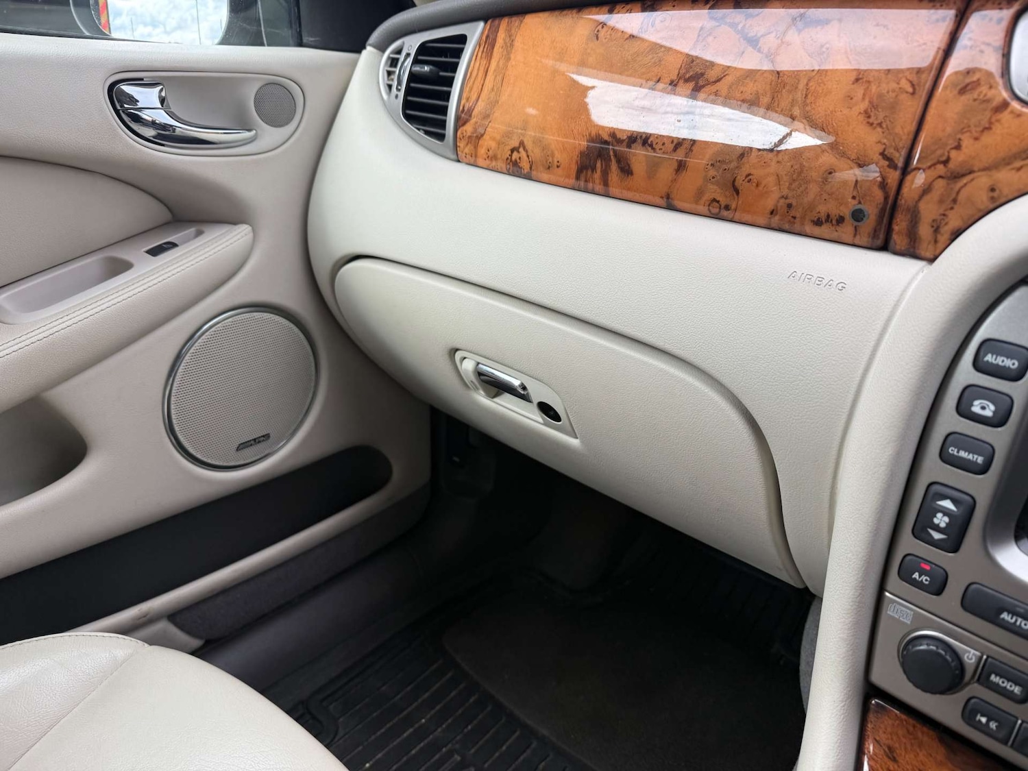 Used Jaguar X-Type 2010 for sale - 76331012: Photo 27