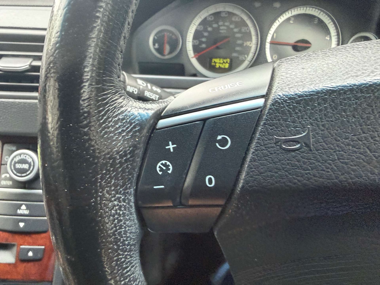 Used Volvo XC90 2010 for sale - 78131358: Photo 12