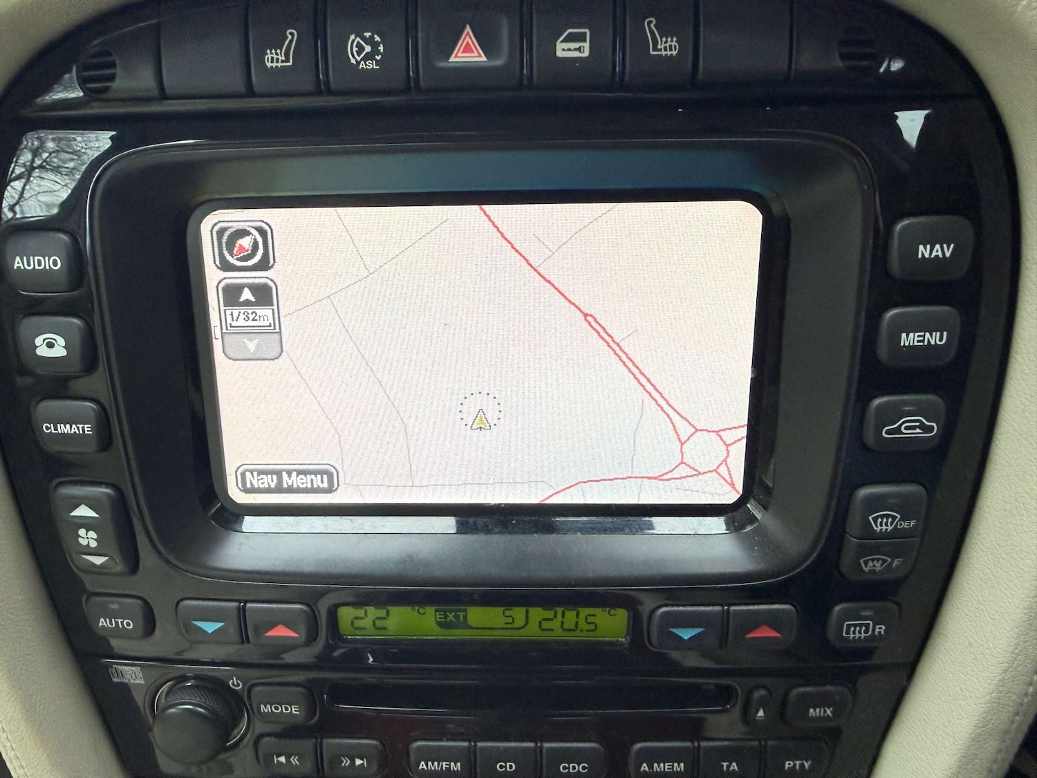 Used Jaguar XJ 2006 for sale - 77380705: Photo 24