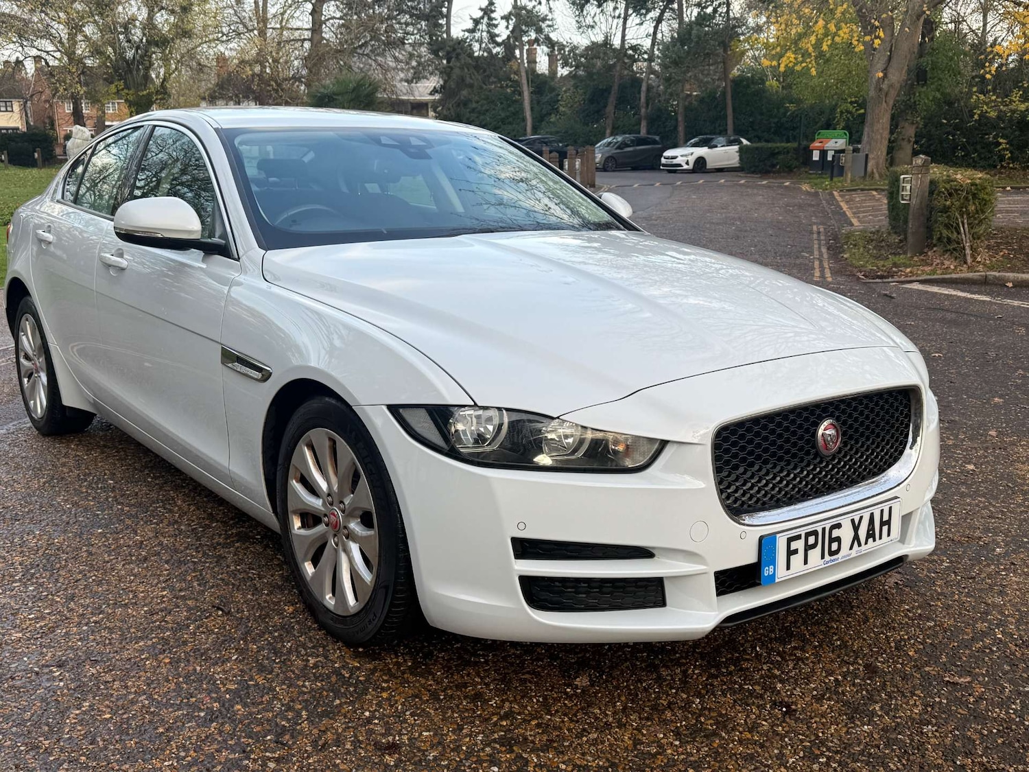 Used Jaguar XE 2016 for sale - 76735787: Photo 1