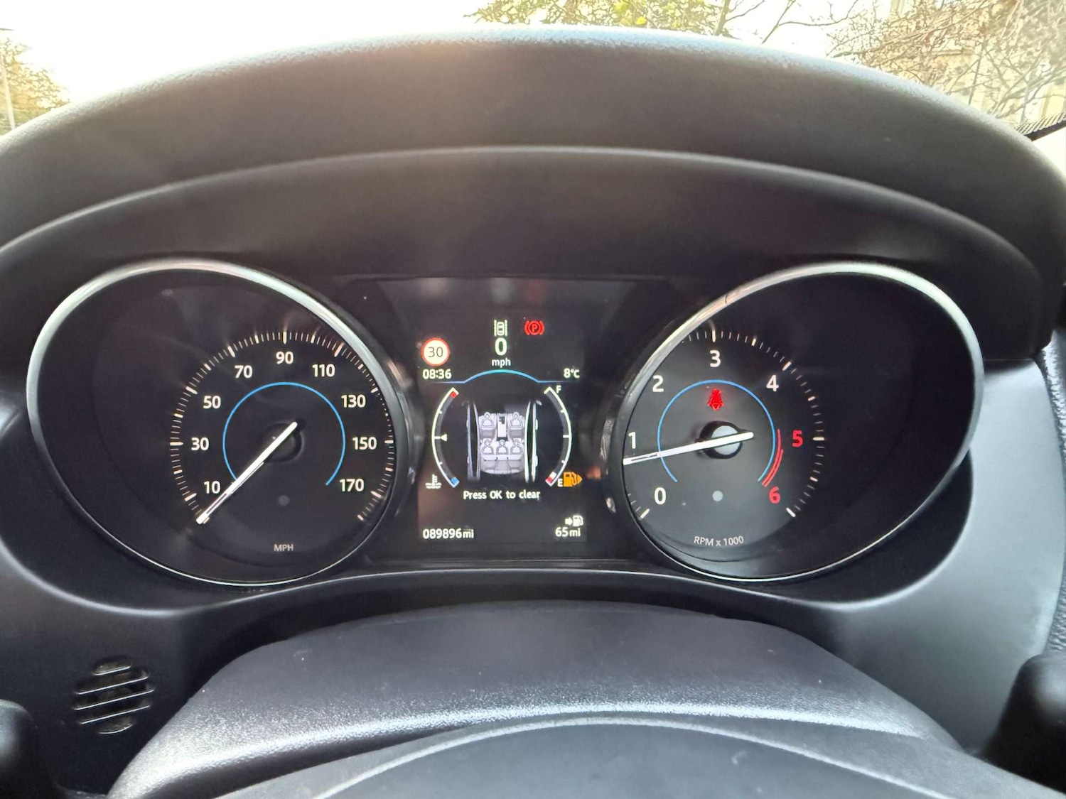 Used Jaguar XE 2016 for sale - 76735787: Photo 10