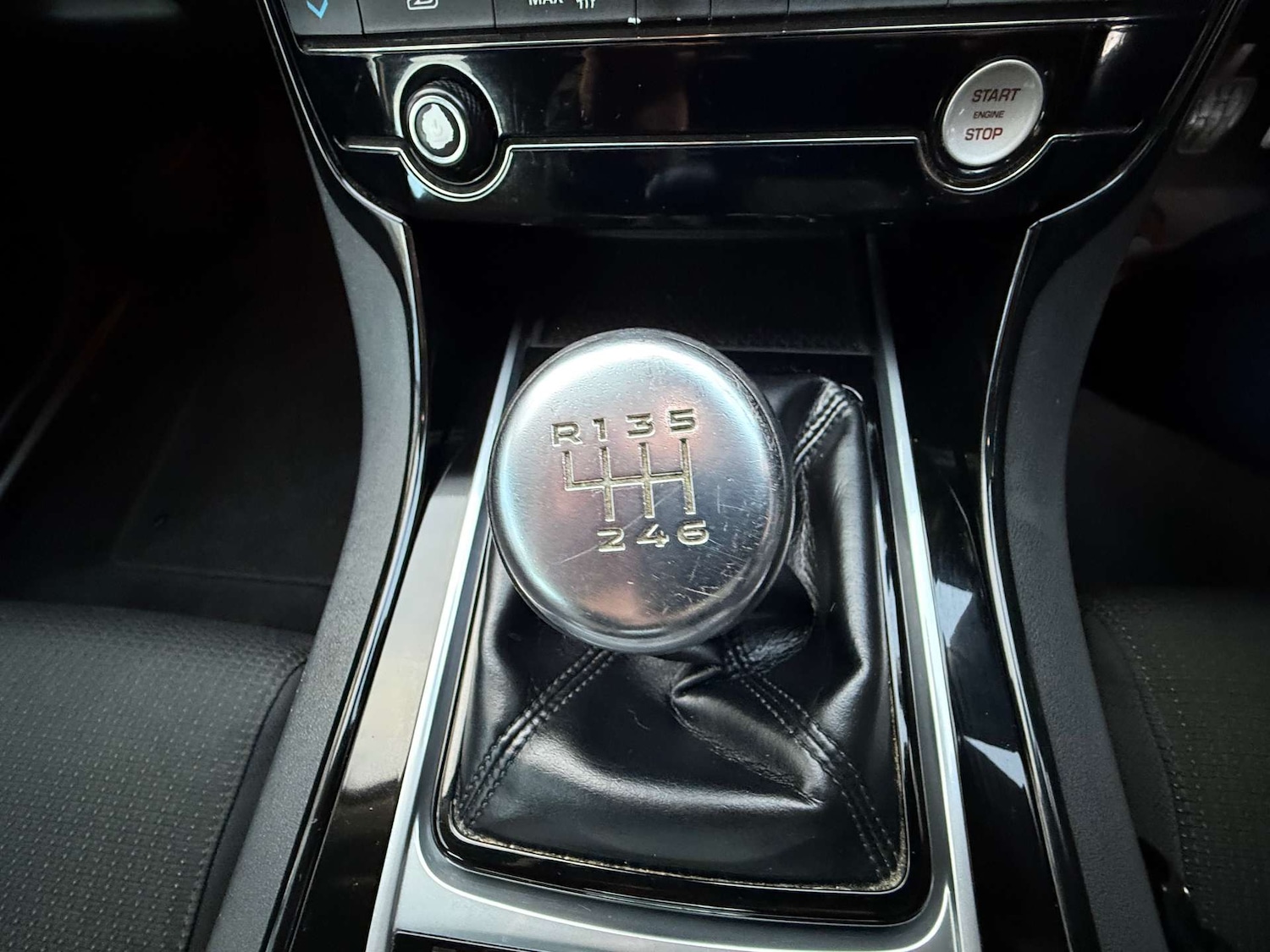 Used Jaguar XE 2016 for sale - 76735787: Photo 16