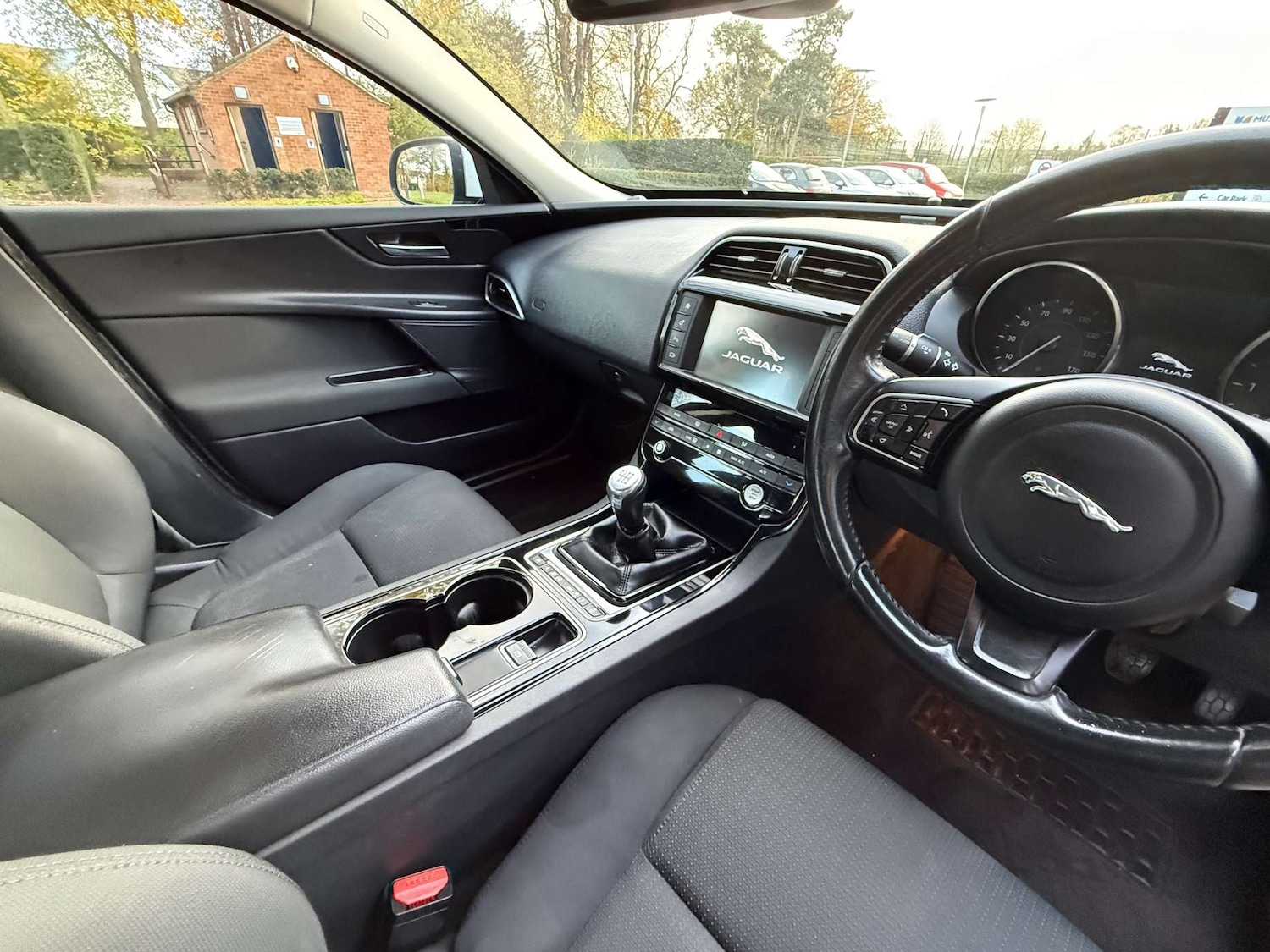 Used Jaguar XE 2016 for sale - 76735787: Photo 21