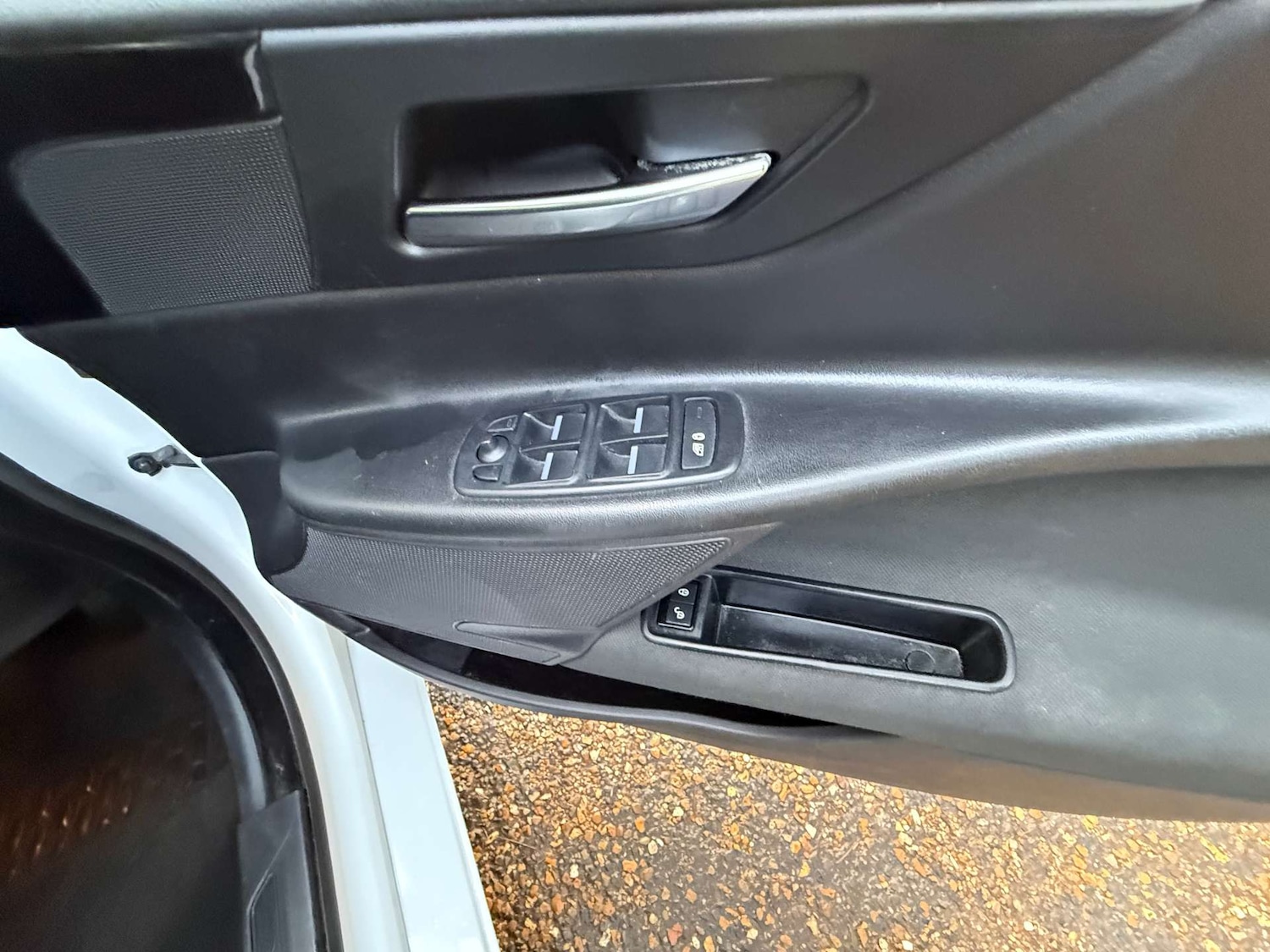 Used Jaguar XE 2016 for sale - 76735787: Photo 23