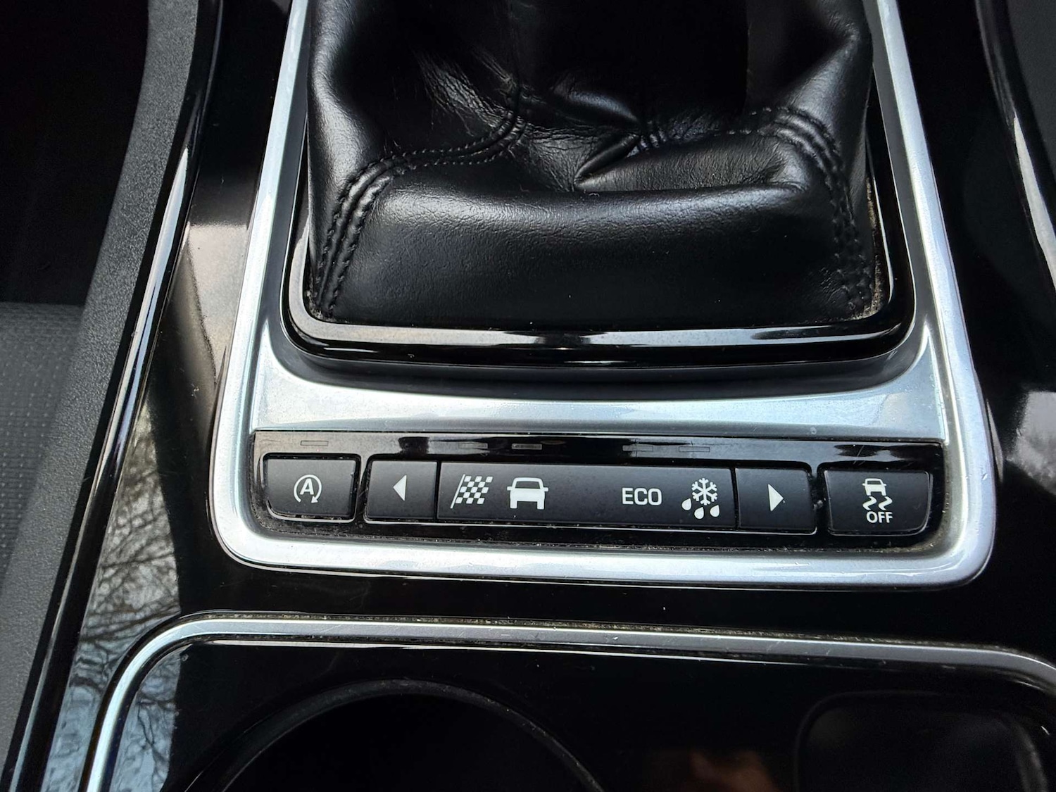 Used Jaguar XE 2016 for sale - 76735787: Photo 26