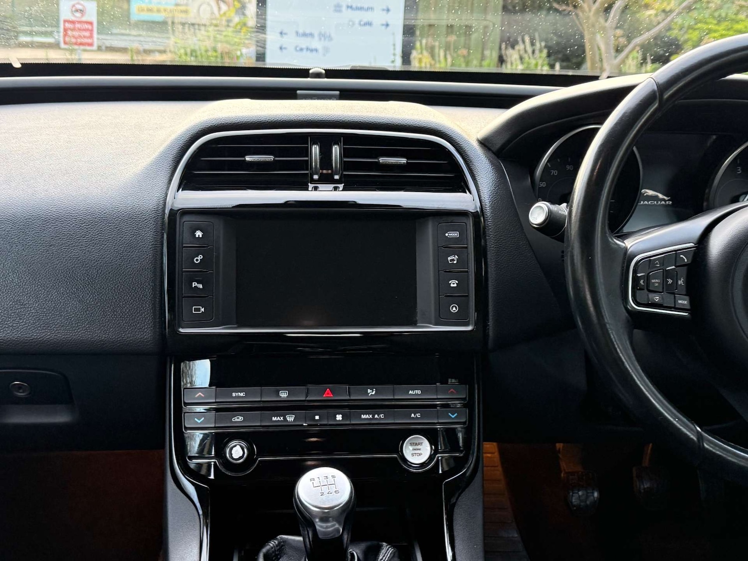 Used Jaguar XE 2016 for sale - 76735787: Photo 30