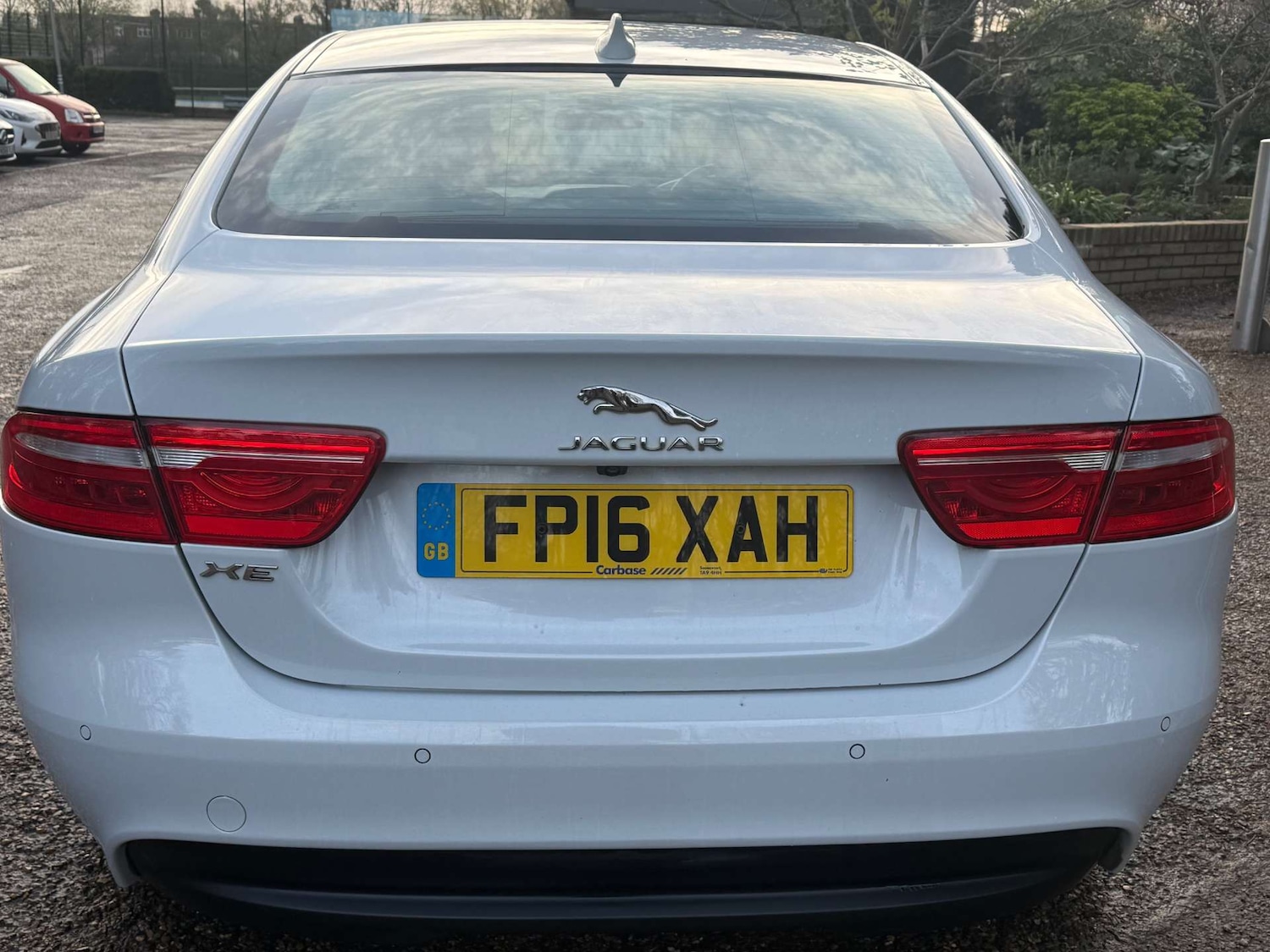 Used Jaguar XE 2016 for sale - 76735787: Photo 4