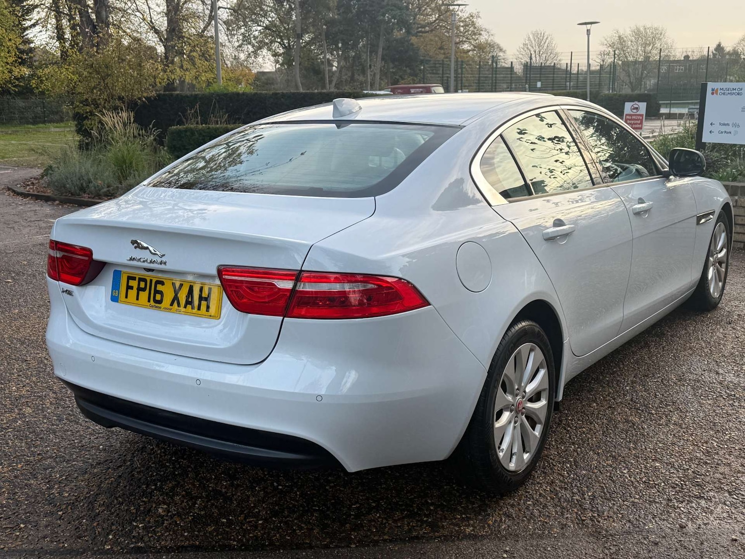 Used Jaguar XE 2016 for sale - 76735787: Photo 6