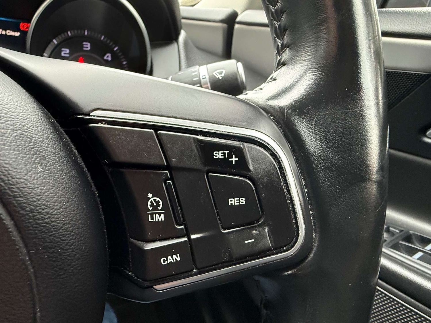 Used Jaguar XE 2016 for sale - 77594863: Photo 24