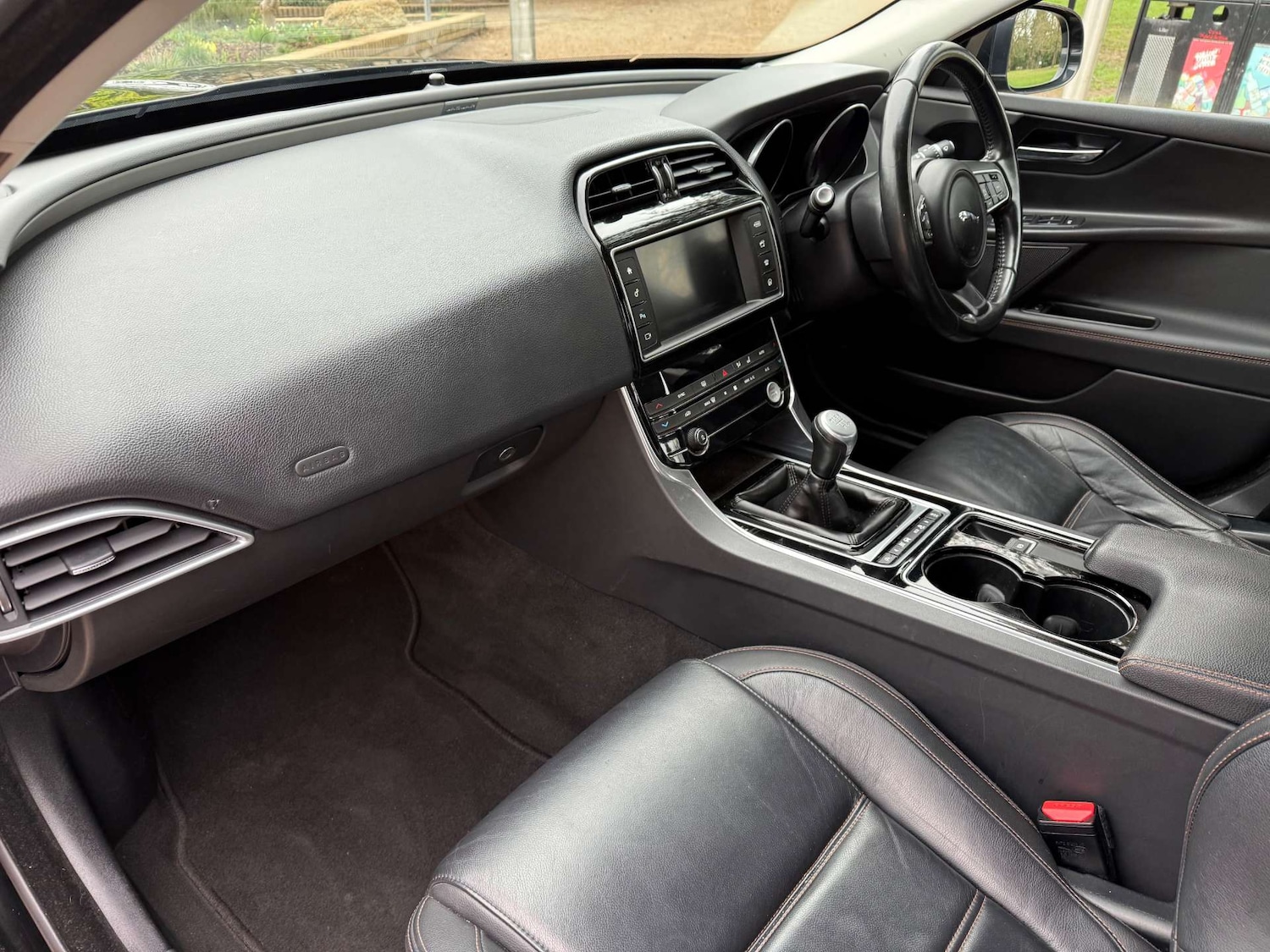 Used Jaguar XE 2016 for sale - 77594863: Photo 28