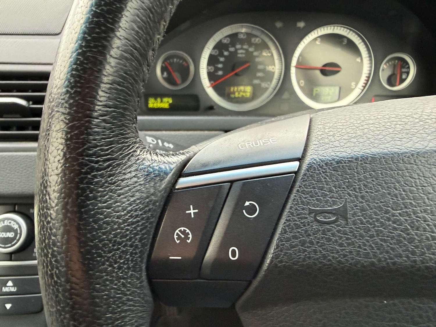 Used Volvo XC90 2010 for sale - 76959857: Photo 18