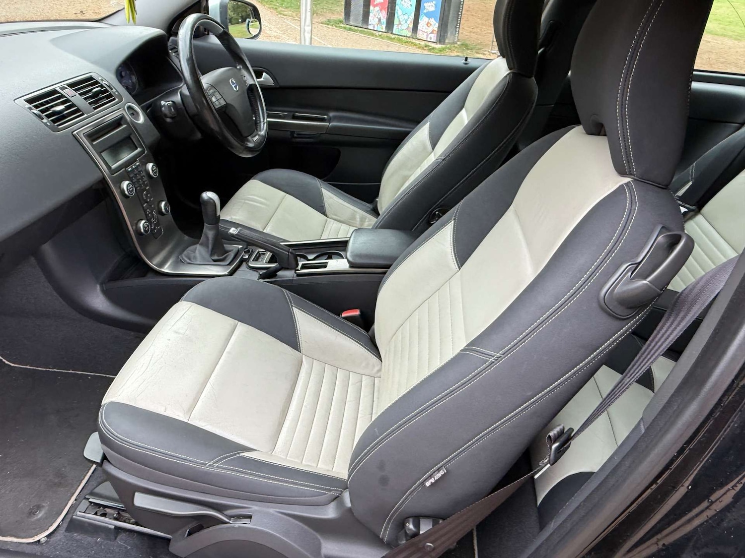 Used Volvo C30 2010 for sale - 76600973: Photo 2