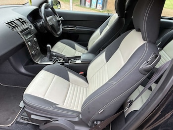 Used Volvo C30 2010 for sale - 76600973: Photo