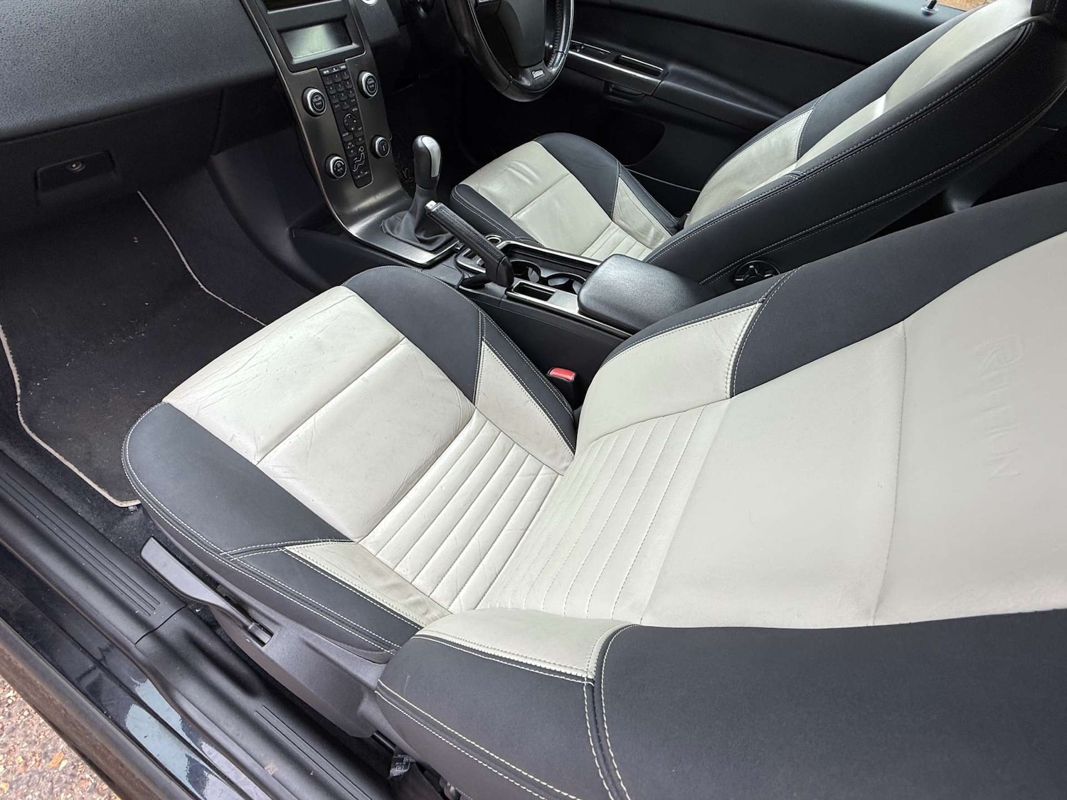 Used Volvo C30 2010 for sale - 76600973: Photo 3