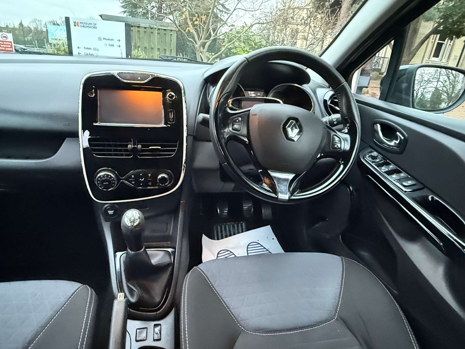 Used Renault Clio 2014 for sale - 76907708: Photo 16