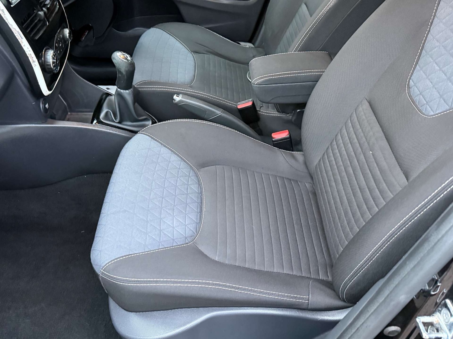 Used Renault Clio 2014 for sale - 76907708: Photo 23