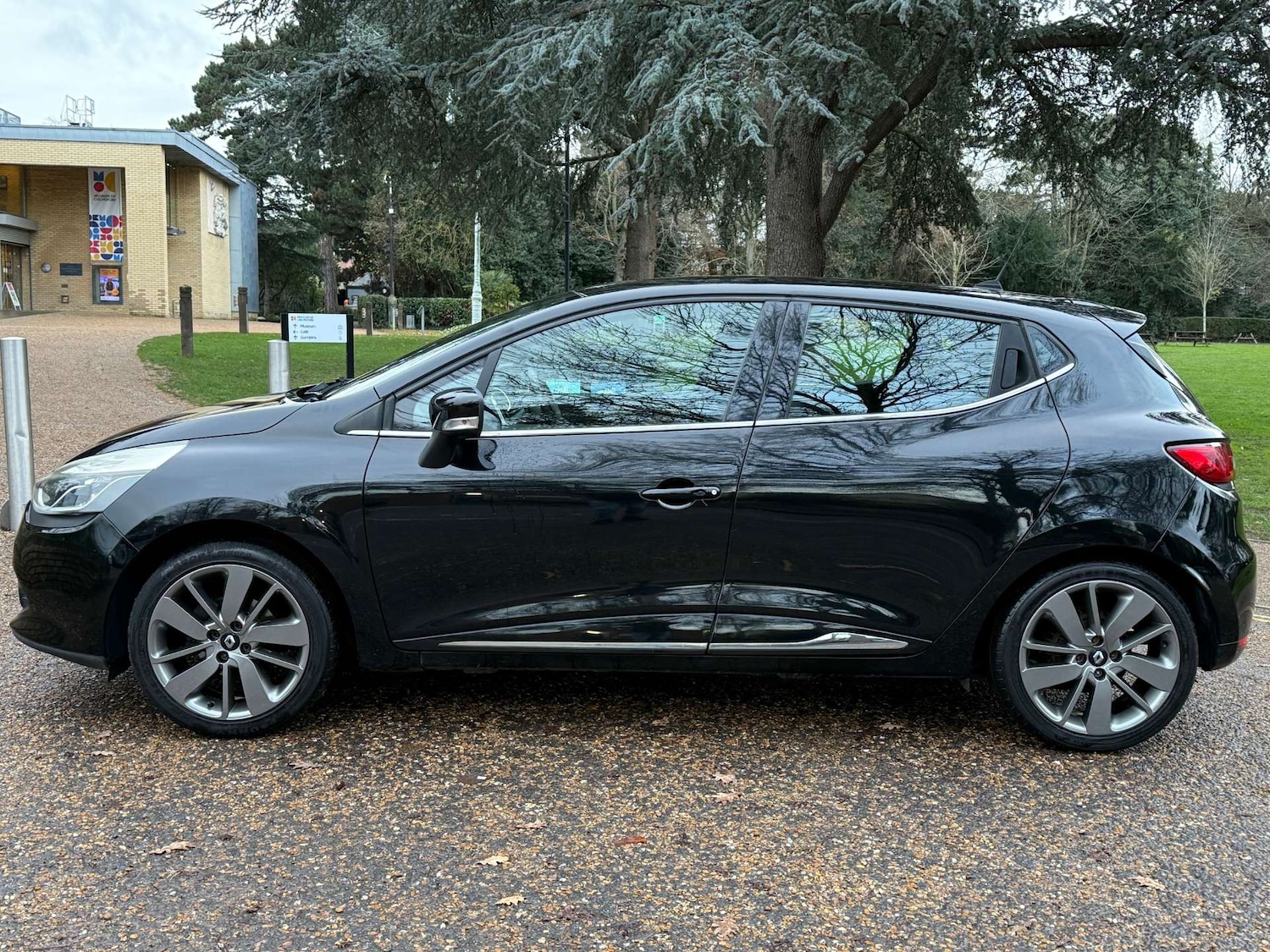 Used Renault Clio 2014 for sale - 76907708: Photo 8