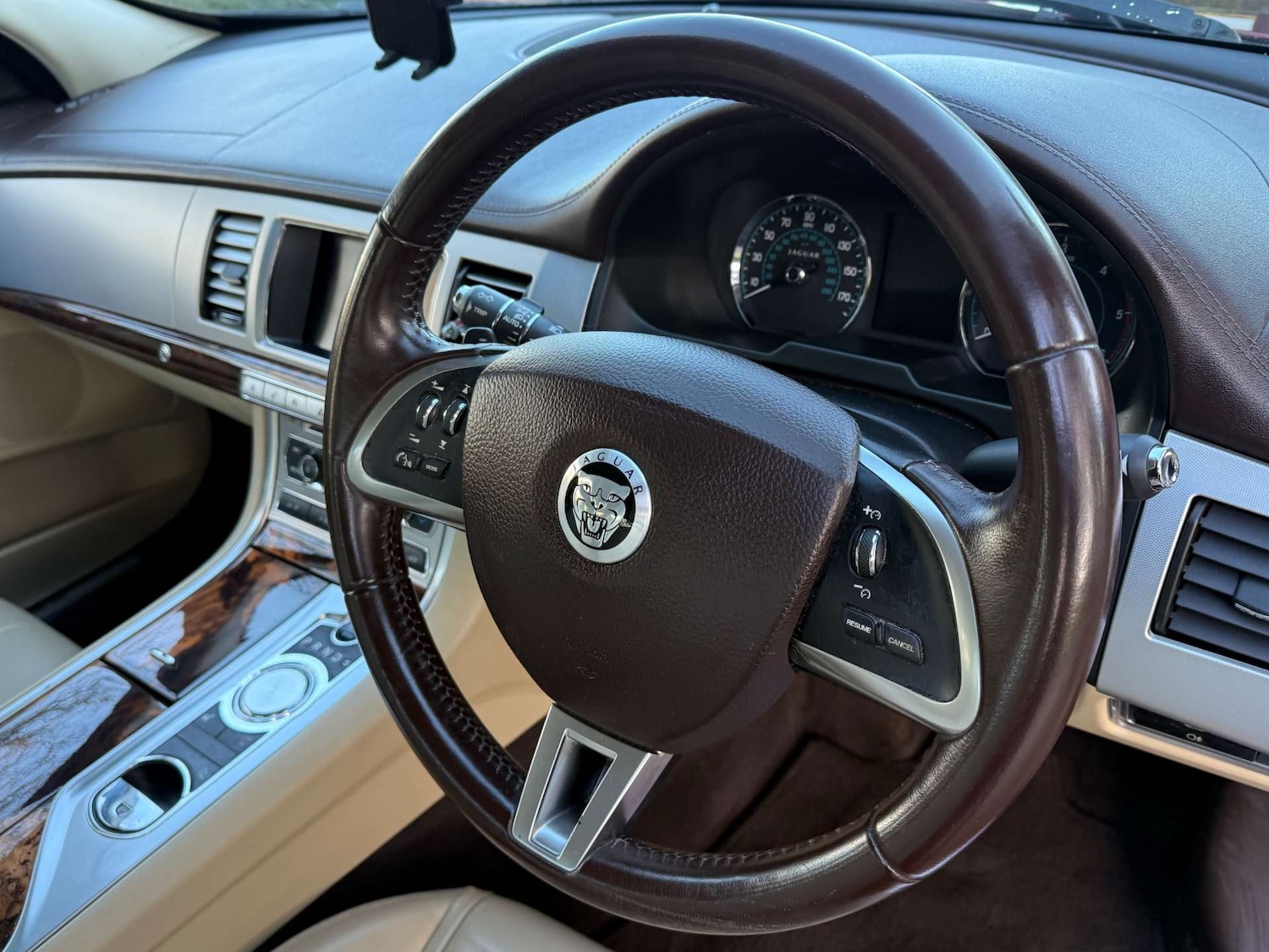 Used Jaguar XF 2012 for sale - 77594858: Photo 24