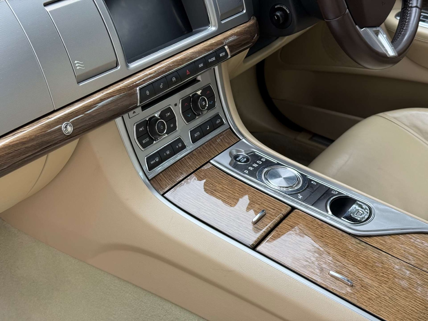 Used Jaguar XF 2014 for sale - 78202460: Photo 18