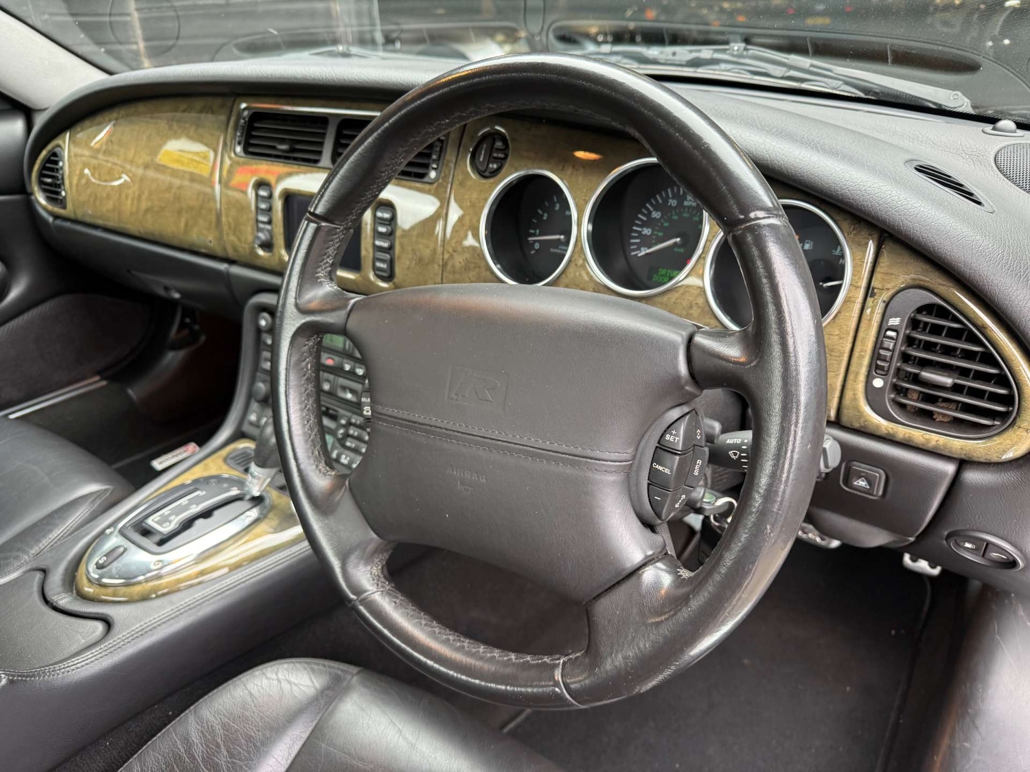 Used Jaguar XKR 2004 for sale - 78131362: Photo 13