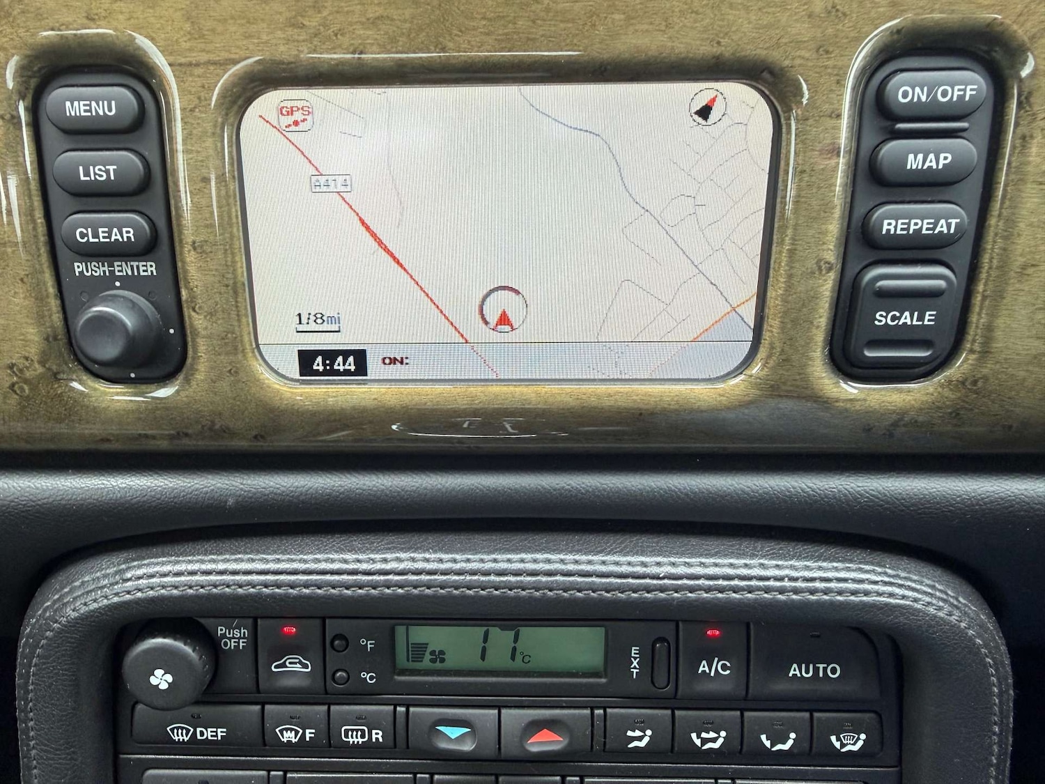 Used Jaguar XKR 2004 for sale - 78131362: Photo 14