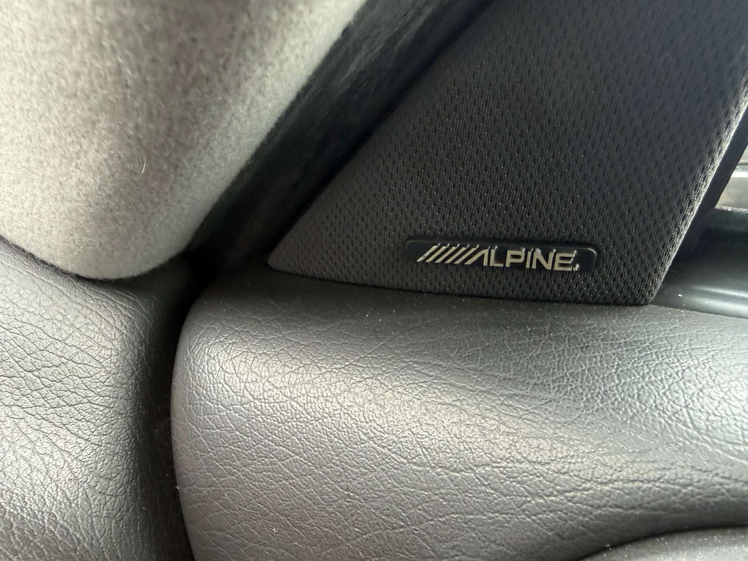 Used Jaguar XKR 2004 for sale - 78131362: Photo 9