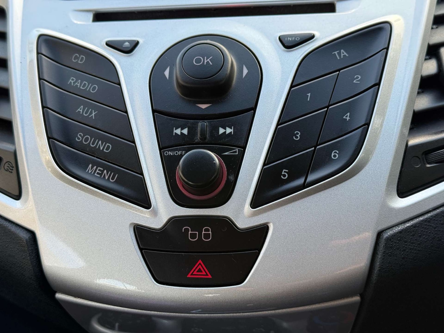 Used Ford Fiesta 2012 for sale - 76959855: Photo 11