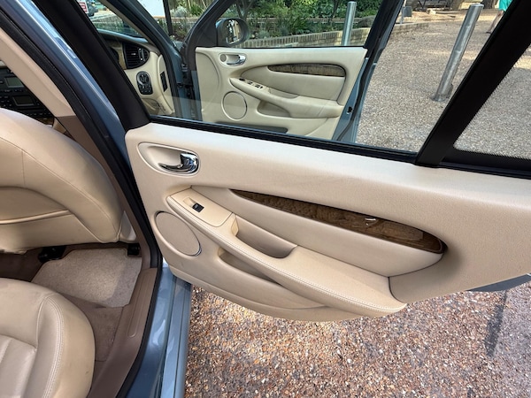 Used Jaguar X-Type 2004 for sale - 75095228: Photo 17