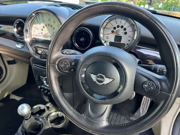 Used MINI Hatch 2010 for sale - 76331021: Photo 19