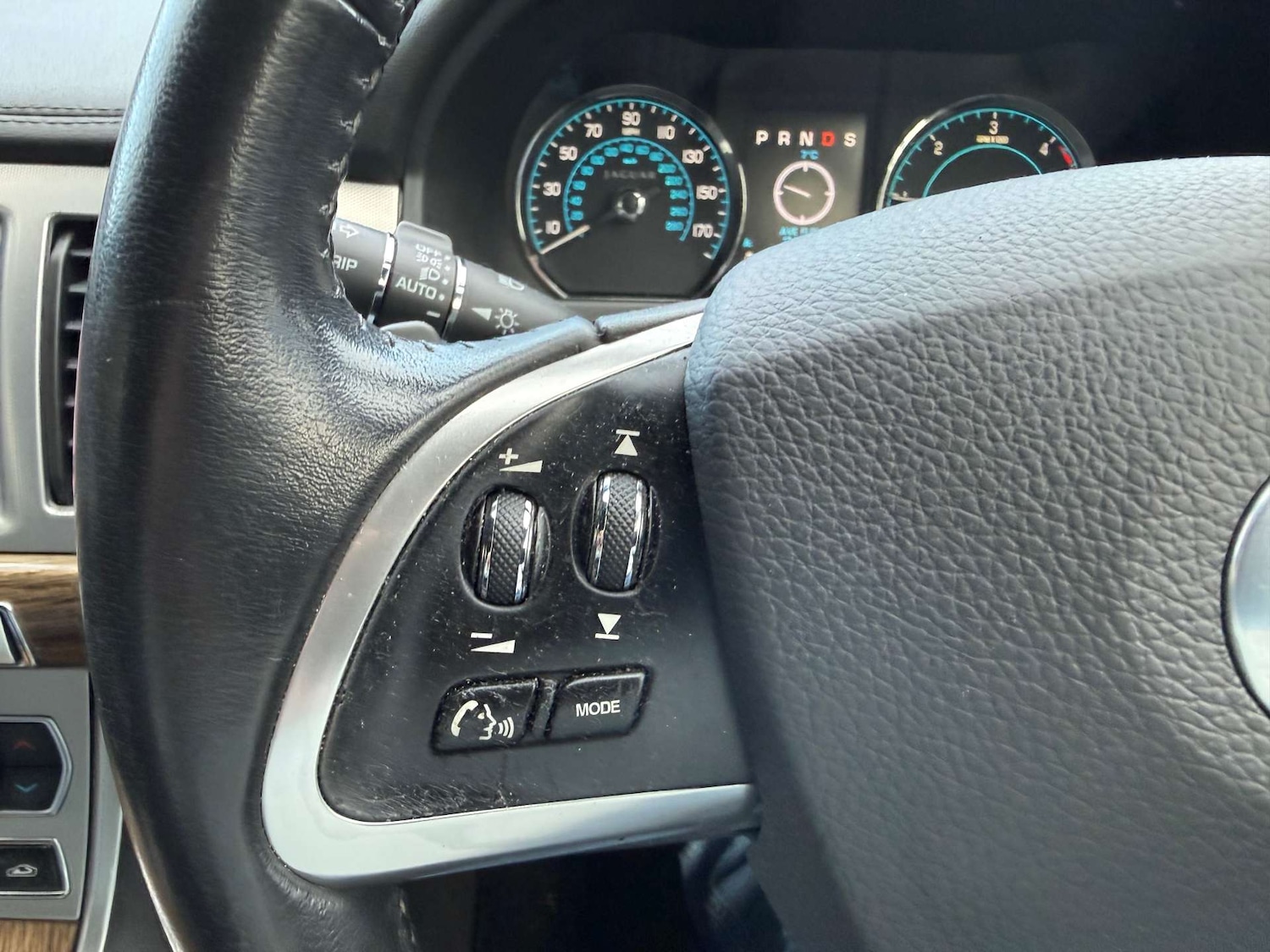 Used Jaguar XF 2013 for sale - 77241089: Photo 10