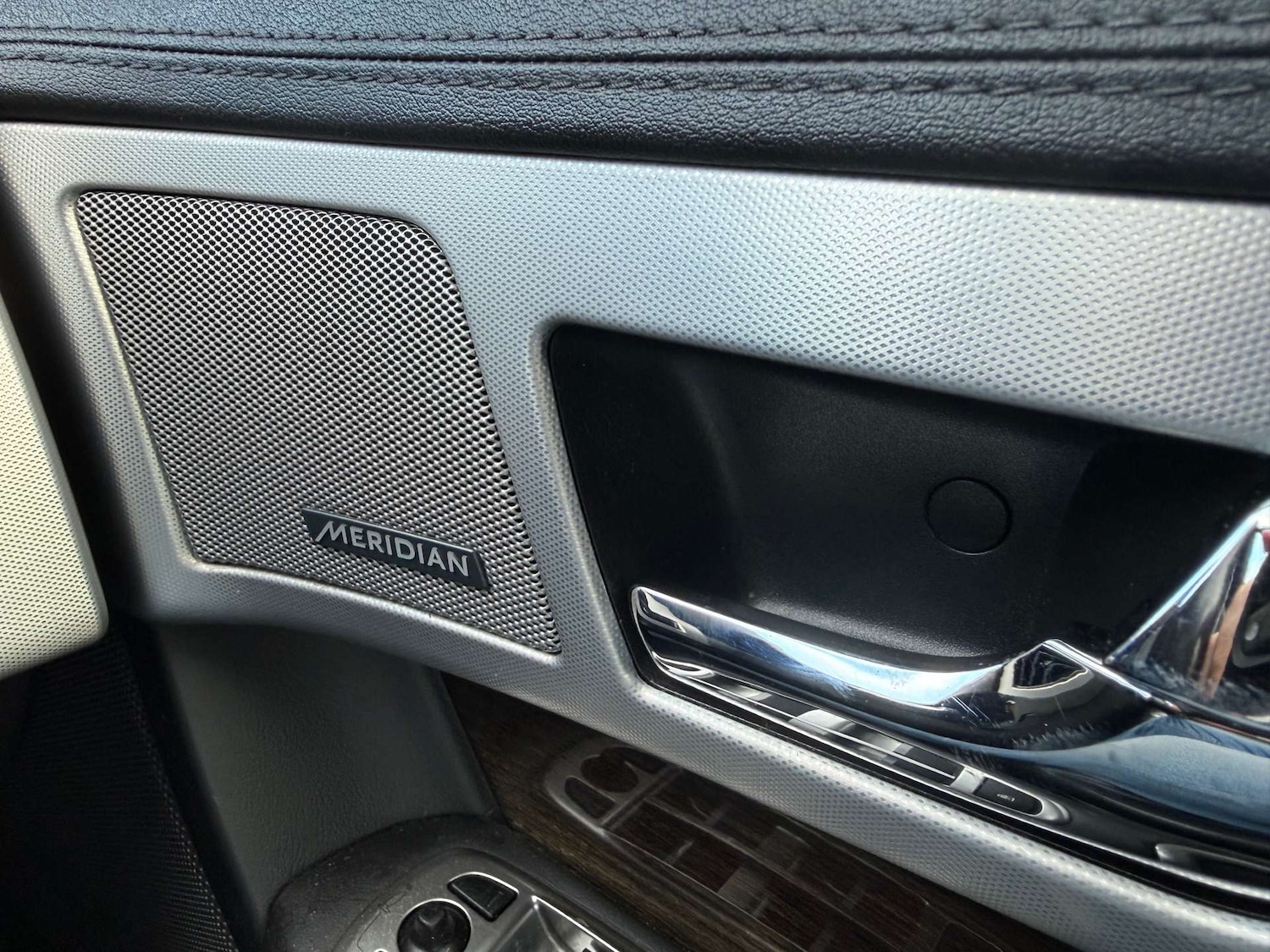 Used Jaguar XF 2013 for sale - 77241089: Photo 15