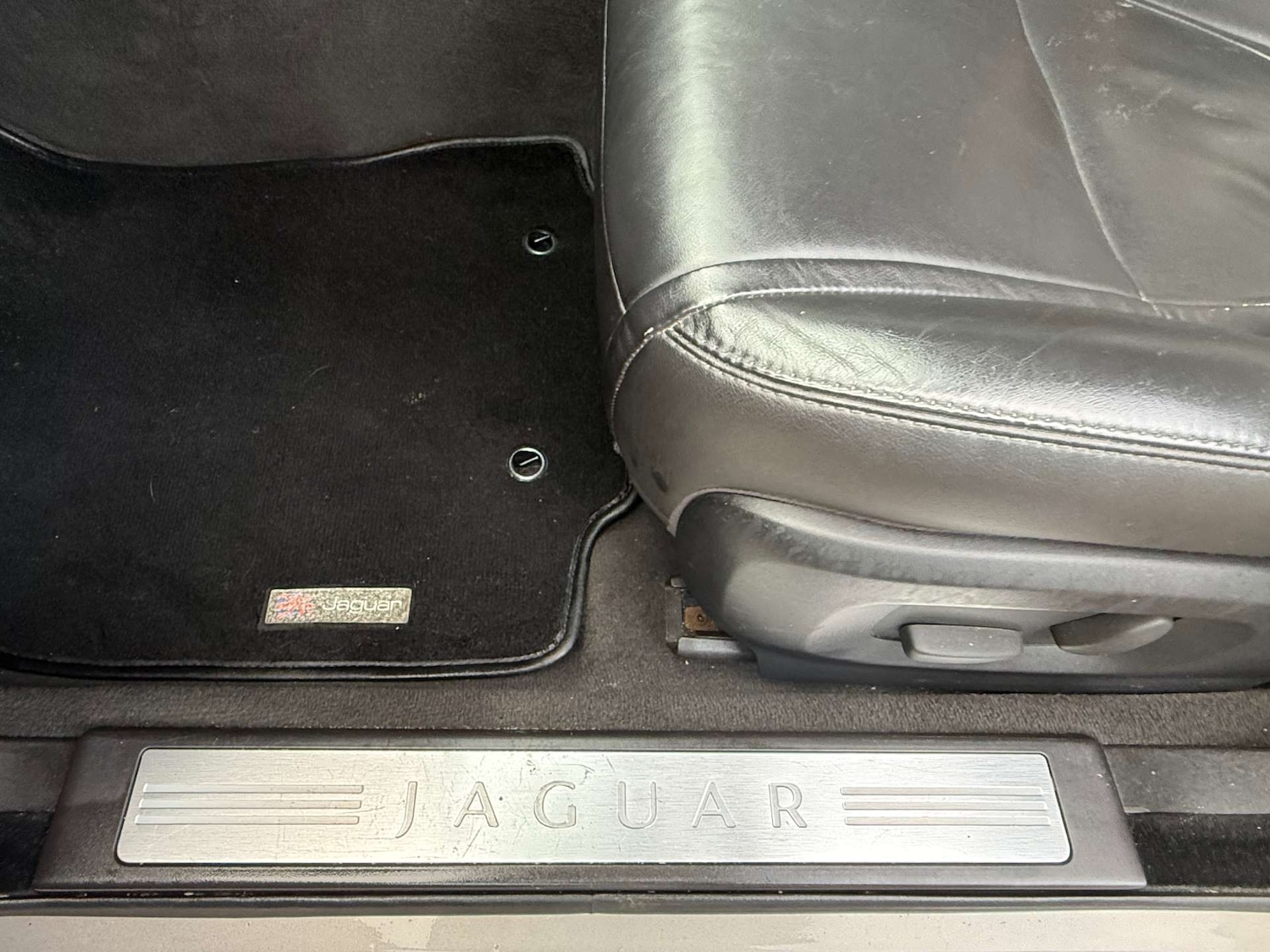 Used Jaguar XF 2013 for sale - 77241089: Photo 6