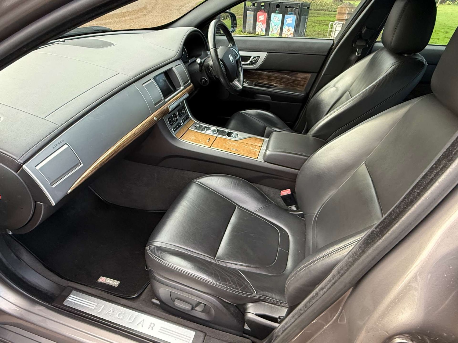 Used Jaguar XF 2013 for sale - 77241089: Photo 8