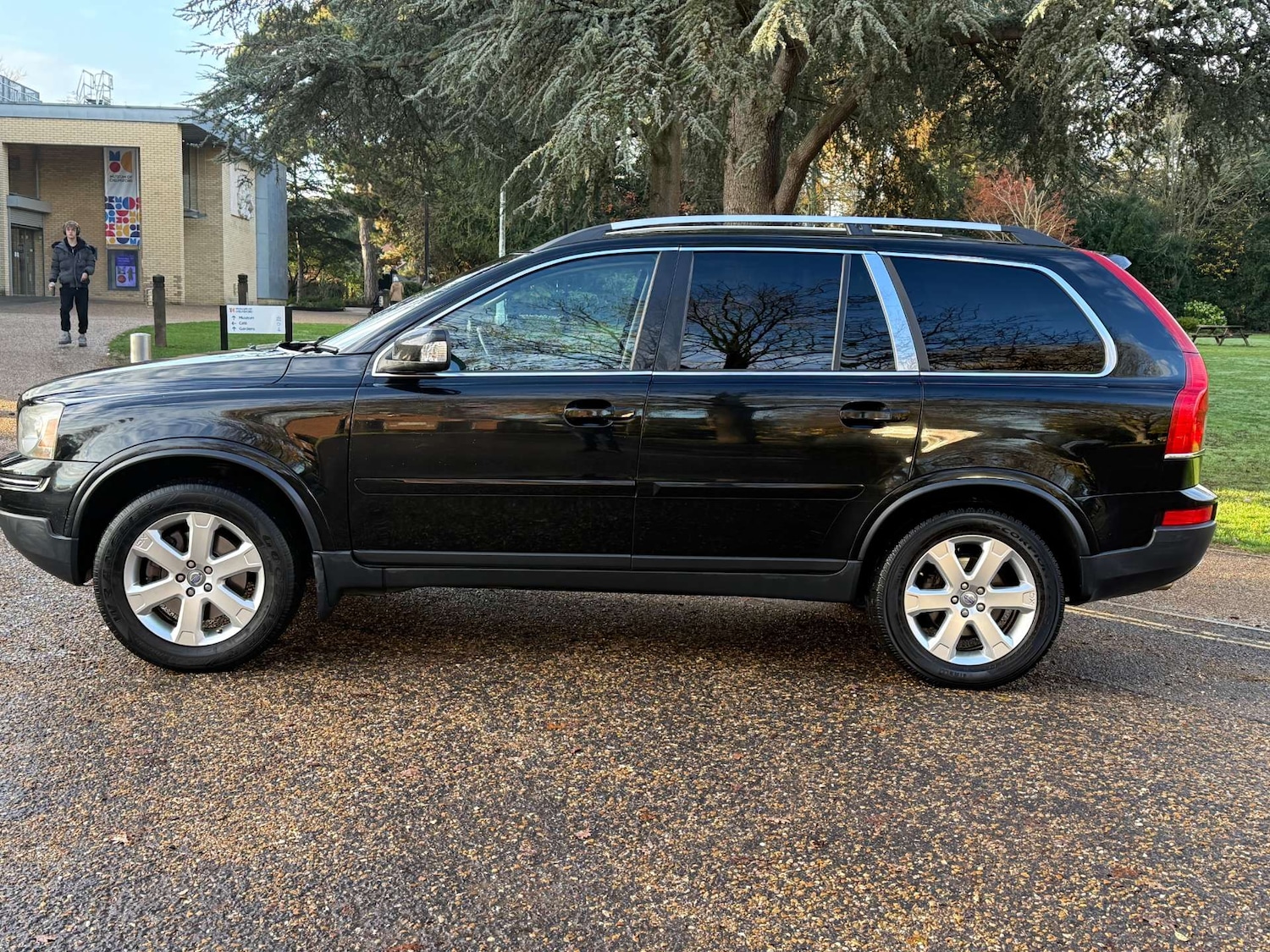 Used Volvo XC90 2011 for sale - 76830122: Photo 1