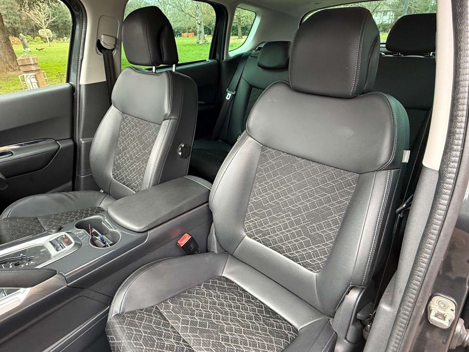 Used Peugeot 3008 2015 for sale - 76961799: Photo 12