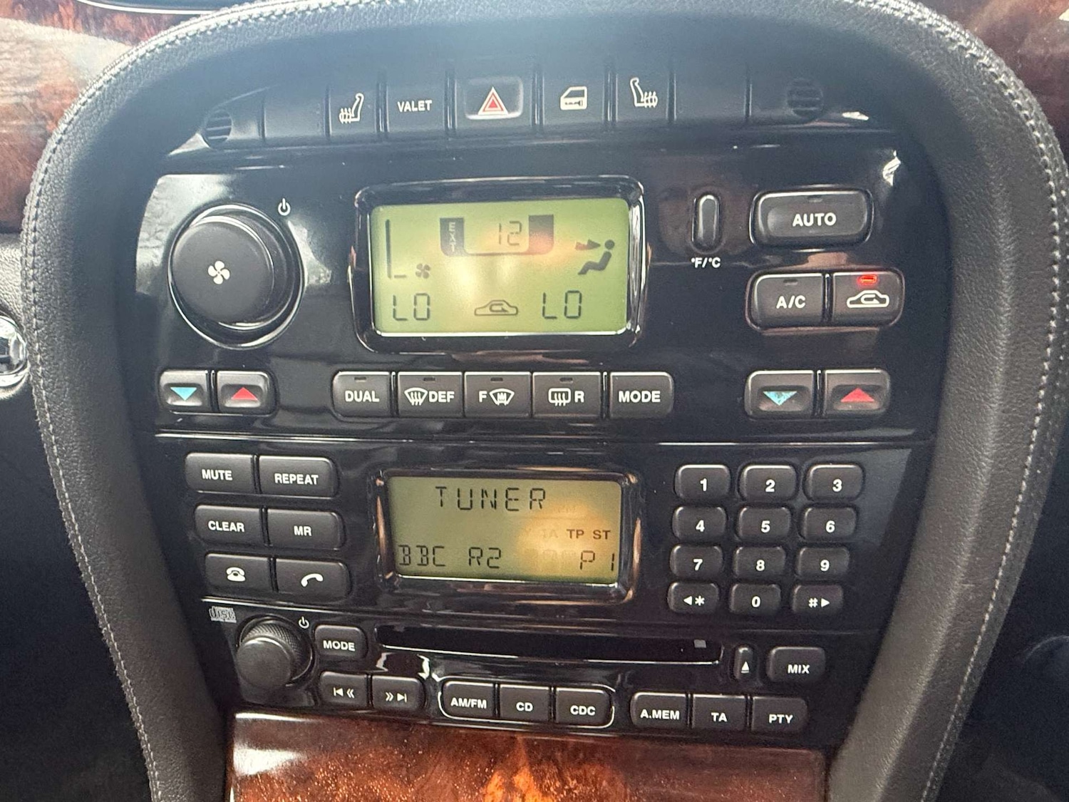 Used Jaguar XJ 2004 for sale - 77694630: Photo 10