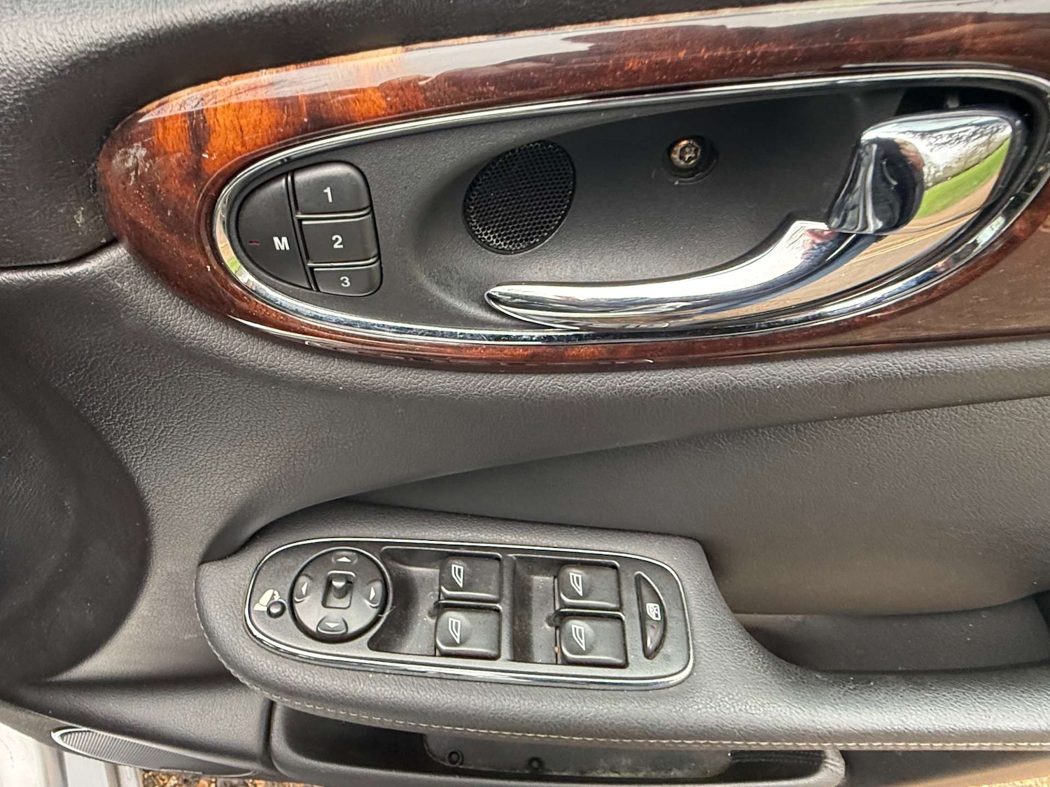 Used Jaguar XJ 2004 for sale - 77694630: Photo 21