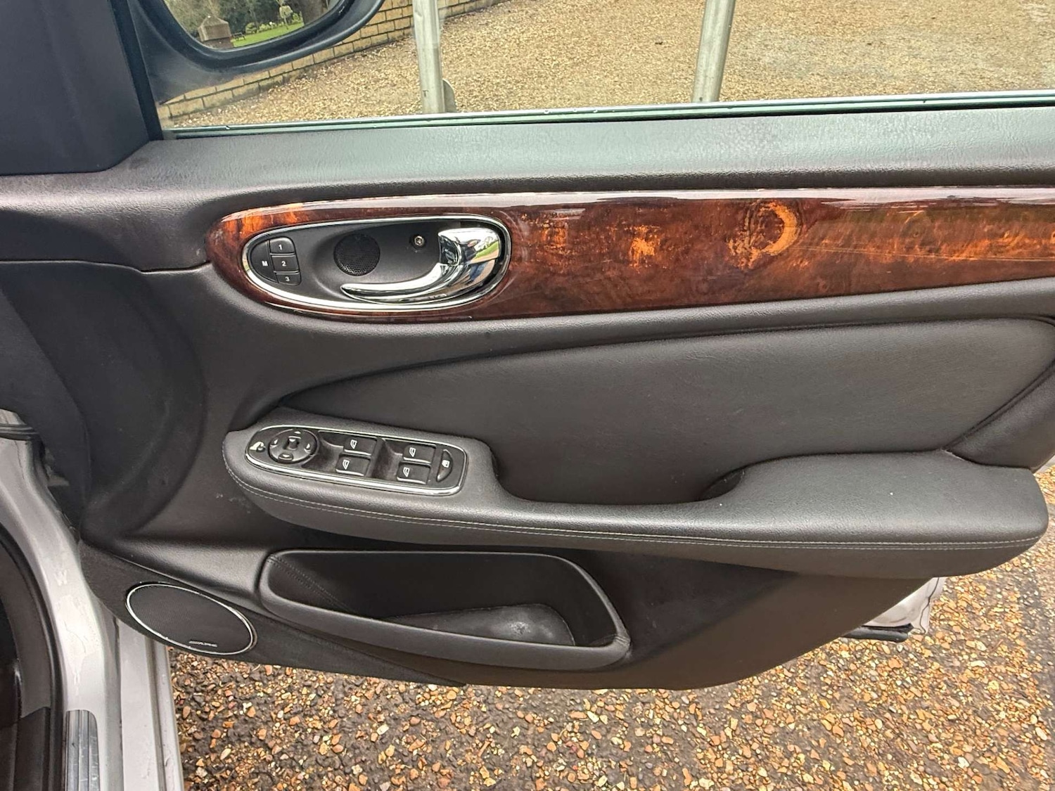 Used Jaguar XJ 2004 for sale - 77694630: Photo 30