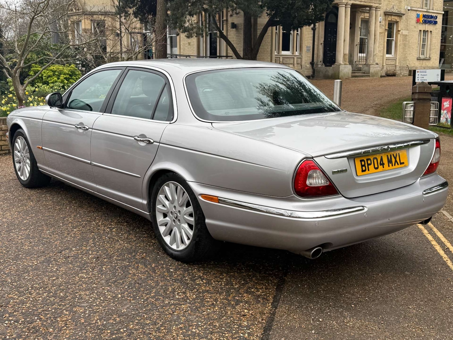 Used Jaguar XJ 2004 for sale - 77694630: Photo 5