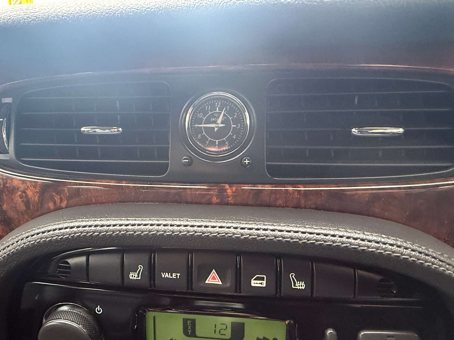 Used Jaguar XJ 2004 for sale - 77694630: Photo 7