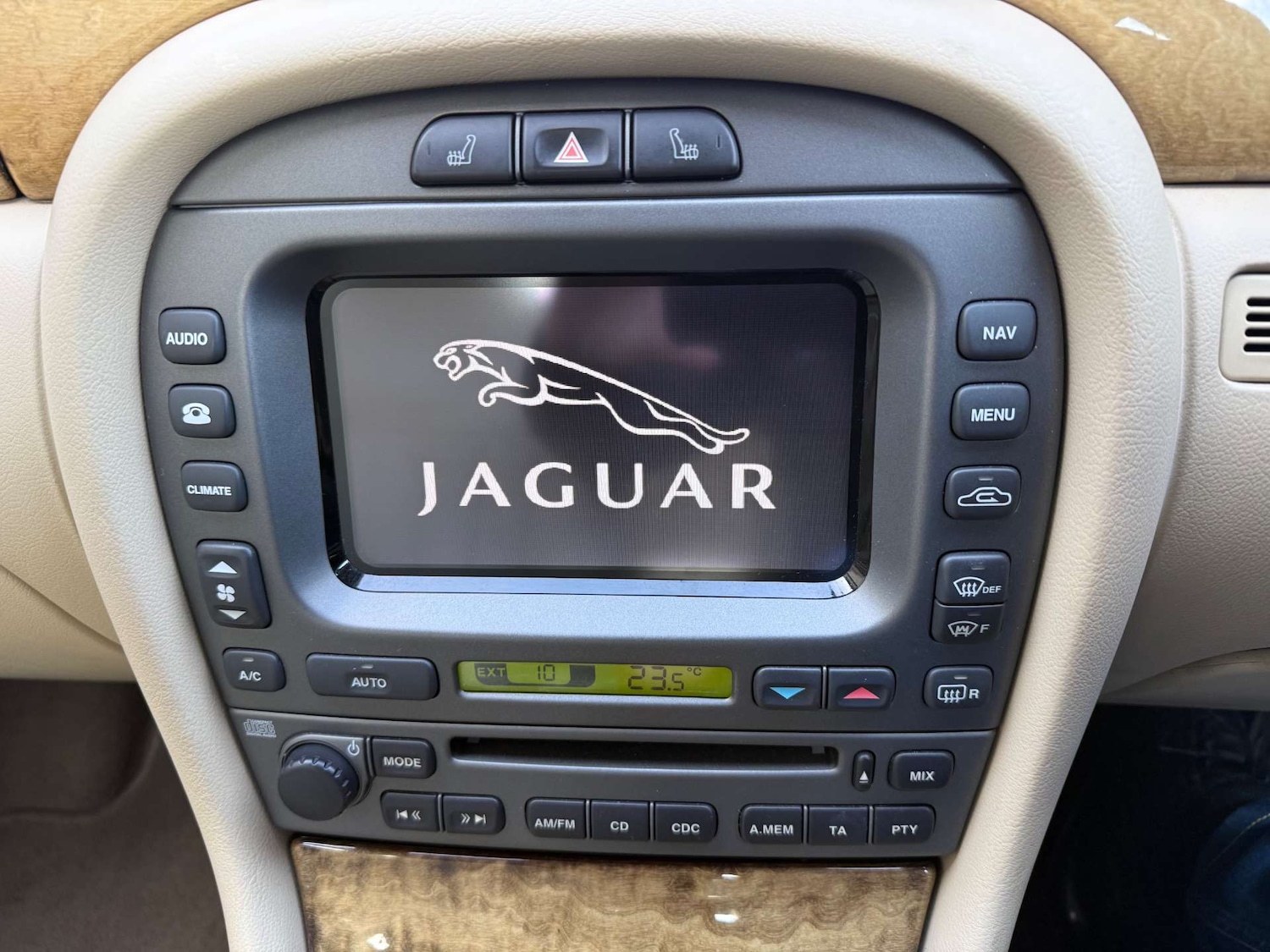 Used Jaguar X-Type 2006 for sale - 76959854: Photo 25