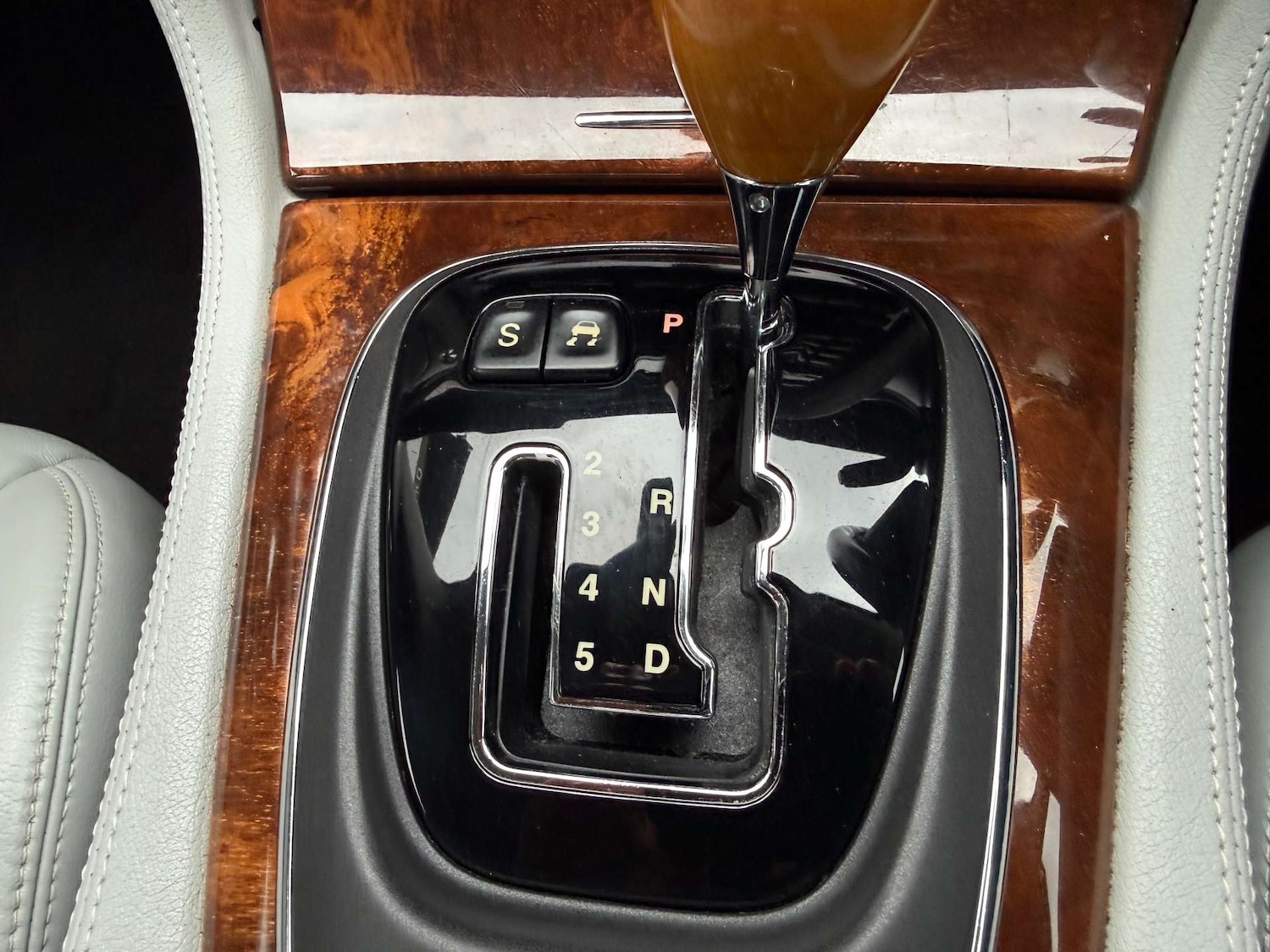 Used Jaguar XJ 2004 for sale - 76830107: Photo 12