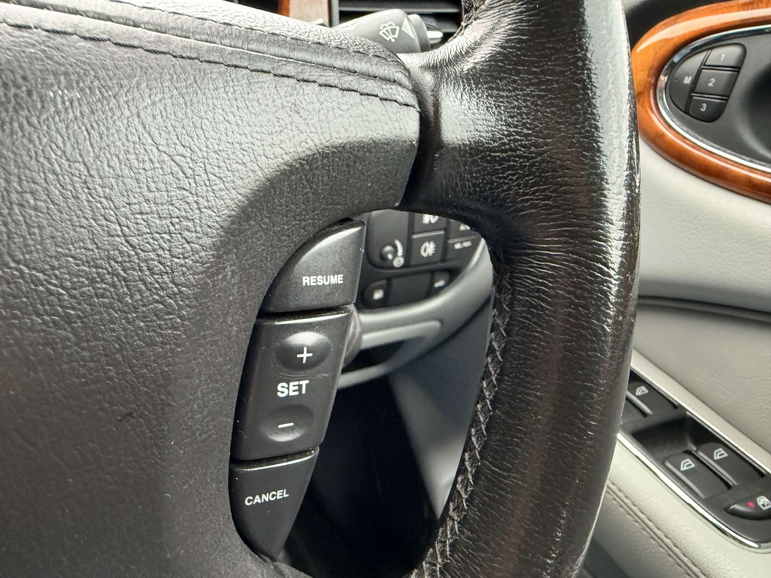 Used Jaguar XJ 2004 for sale - 76830107: Photo 13