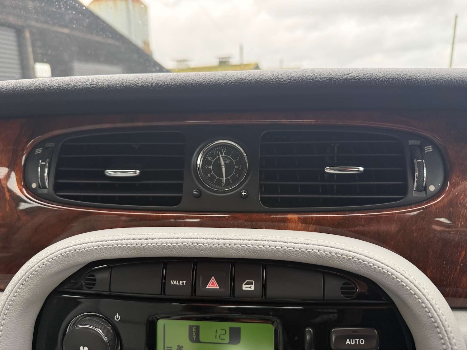 Used Jaguar XJ 2004 for sale - 76830107: Photo 16