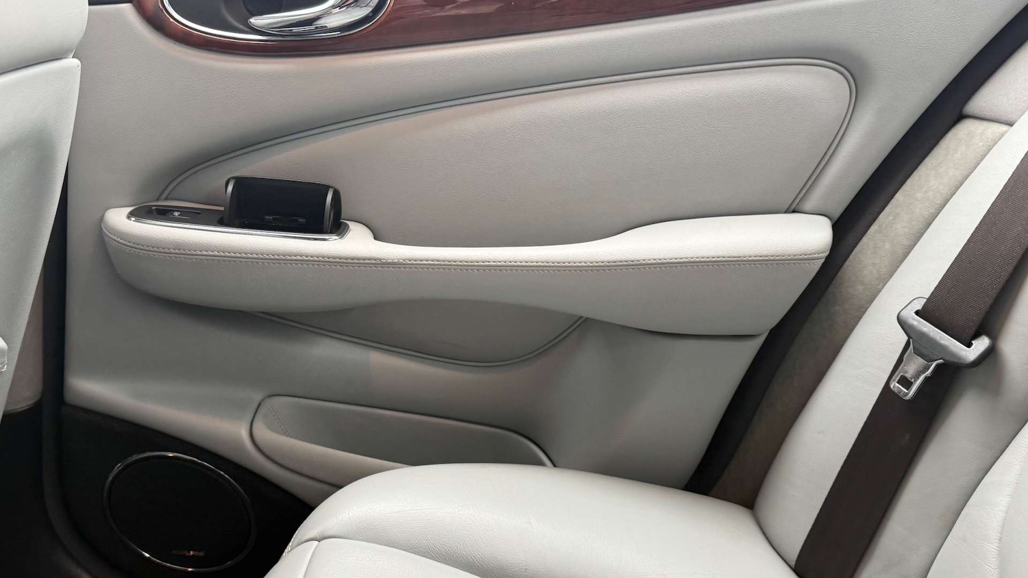 Used Jaguar XJ 2004 for sale - 76830107: Photo 21