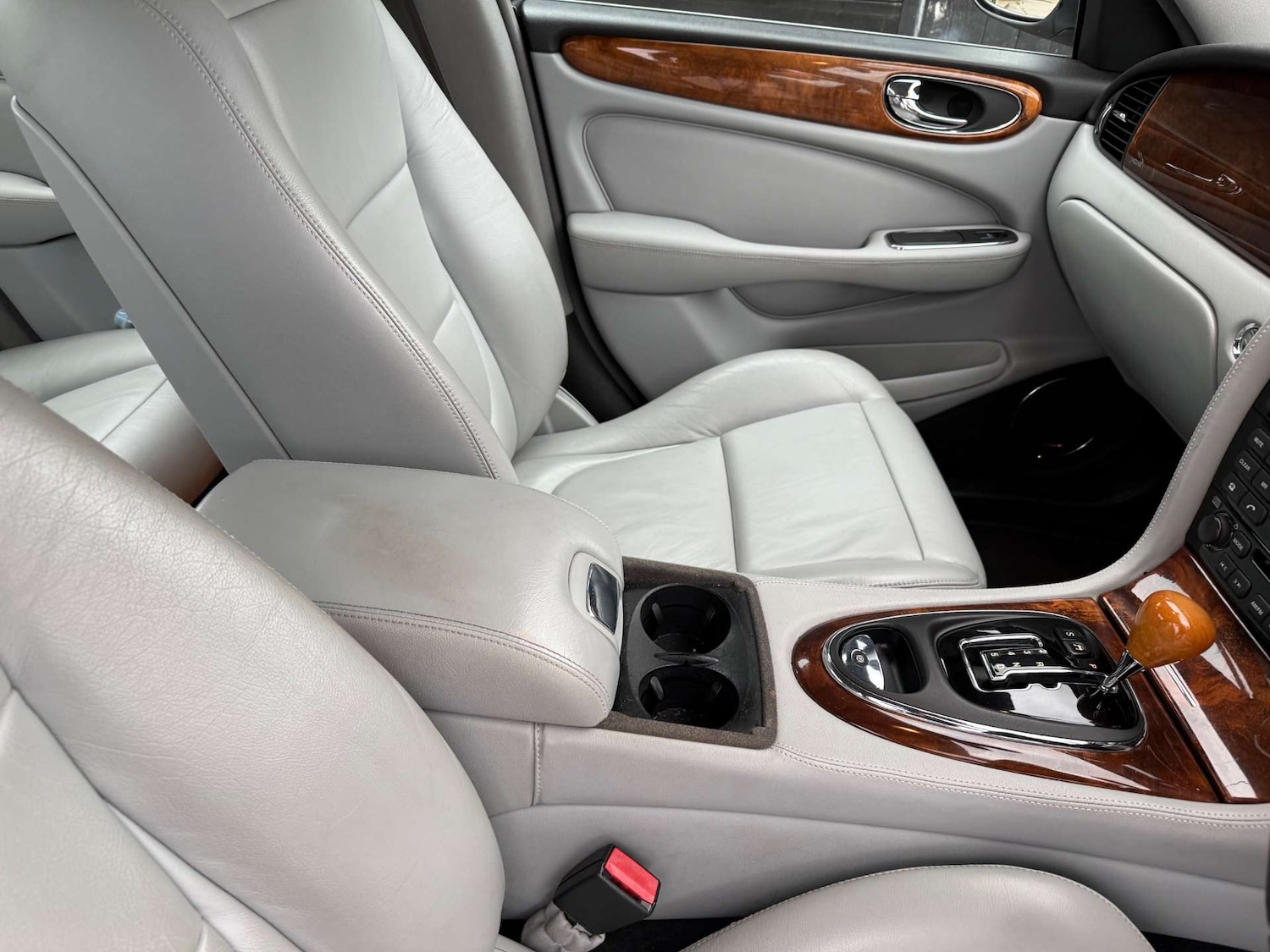 Used Jaguar XJ 2004 for sale - 76830107: Photo 25