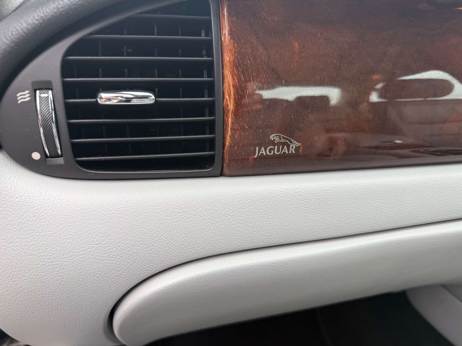 Used Jaguar XJ 2004 for sale - 76830107: Photo 28