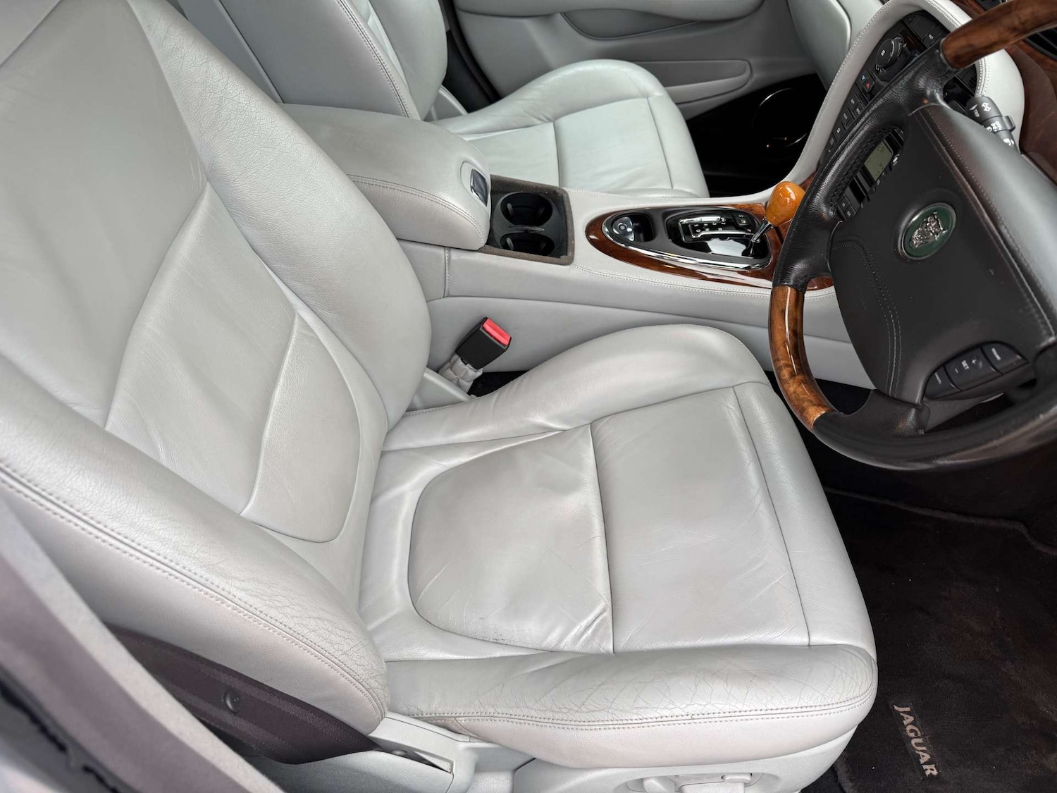 Used Jaguar XJ 2004 for sale - 76830107: Photo 30