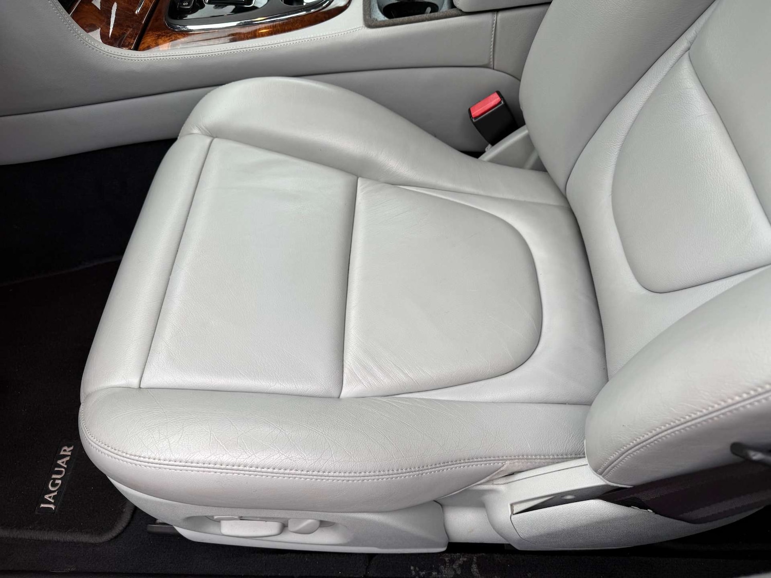 Used Jaguar XJ 2004 for sale - 76830107: Photo 31